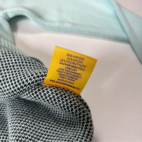 Diet Starts Monday Knitted Bodysnatcher Sweater Small - Picture 8 of 9